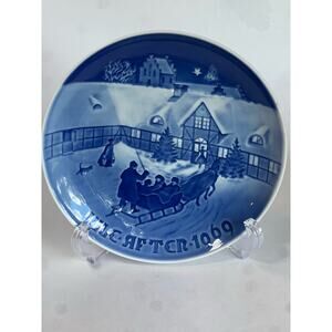 1969 Arrival of Christmas Guests B&g Copenhagen collector plate winter denmark